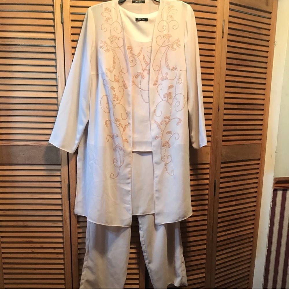 Onyx Nite Beige 3Pcs Embellished Chiffon Pantsuit
